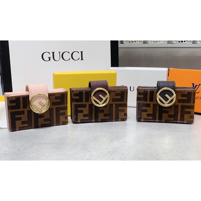 Ví đựng thẻ chuyên dụng các hãng