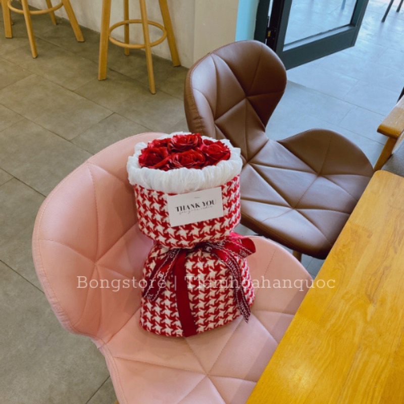 Bó hoa hồng sáp 7 lớp màu đỏ mận Kèm Túi  gói vải dạ tweed làm quà tặng sinh nhật