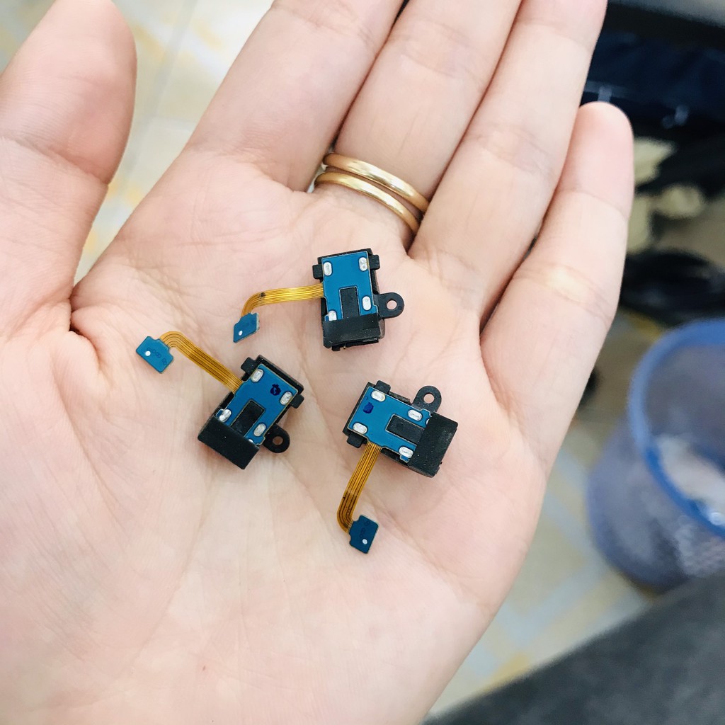 Jack cắm tai nghe / ổ cắm tai nghe Samsung J2 prime ( G532) zin bóc máy , bảo hành lỗi