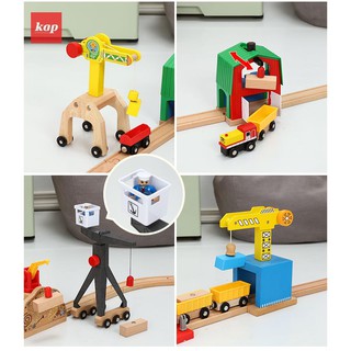 Combo cần cẩu và toa xe lửa tải hàng, phụ kiện chơi kèm đường ray xe lửa gỗ