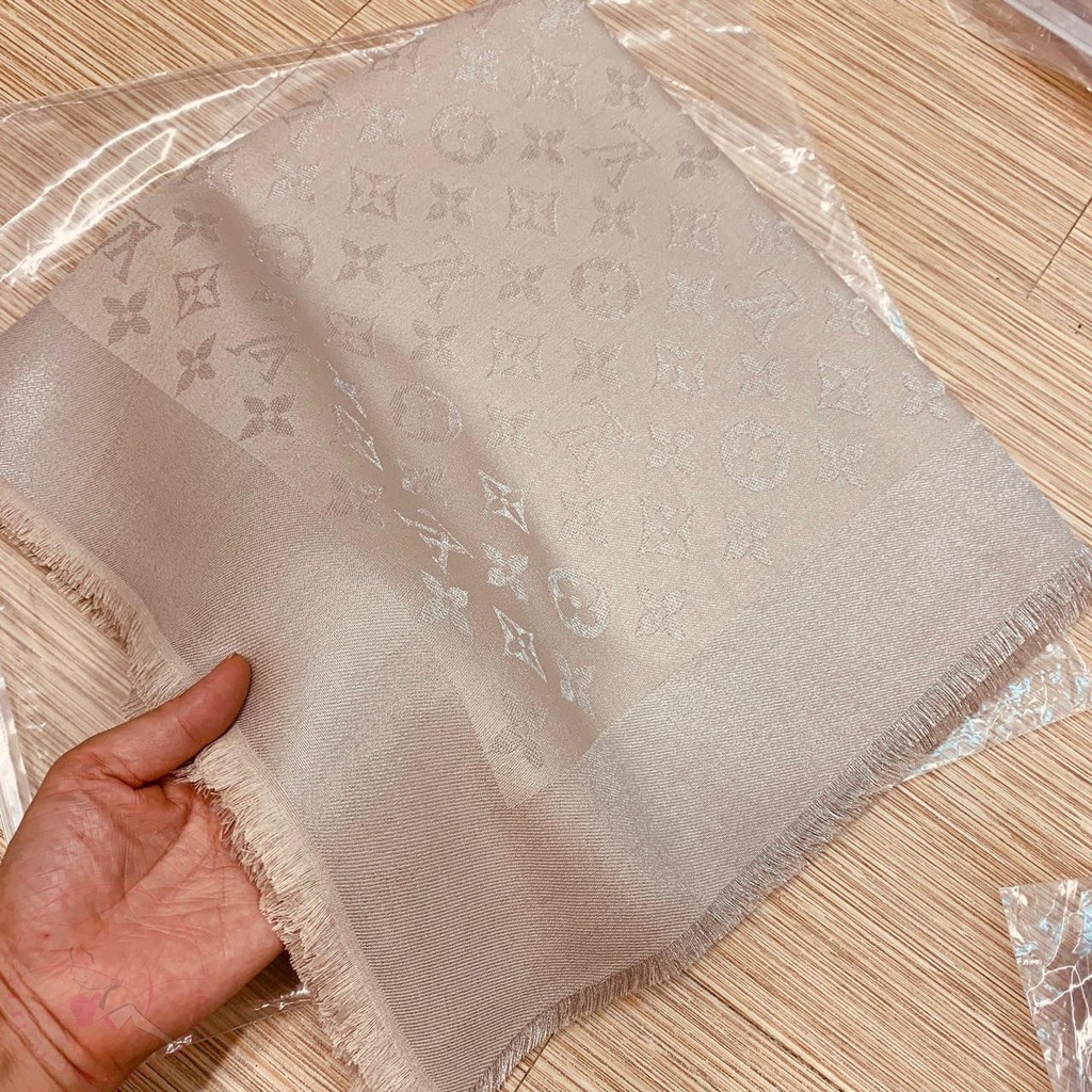 Khăn Choàng Đũi Lv Vuông 1.4m Mướt Mịn Và Sang Trọng Mẫu 2