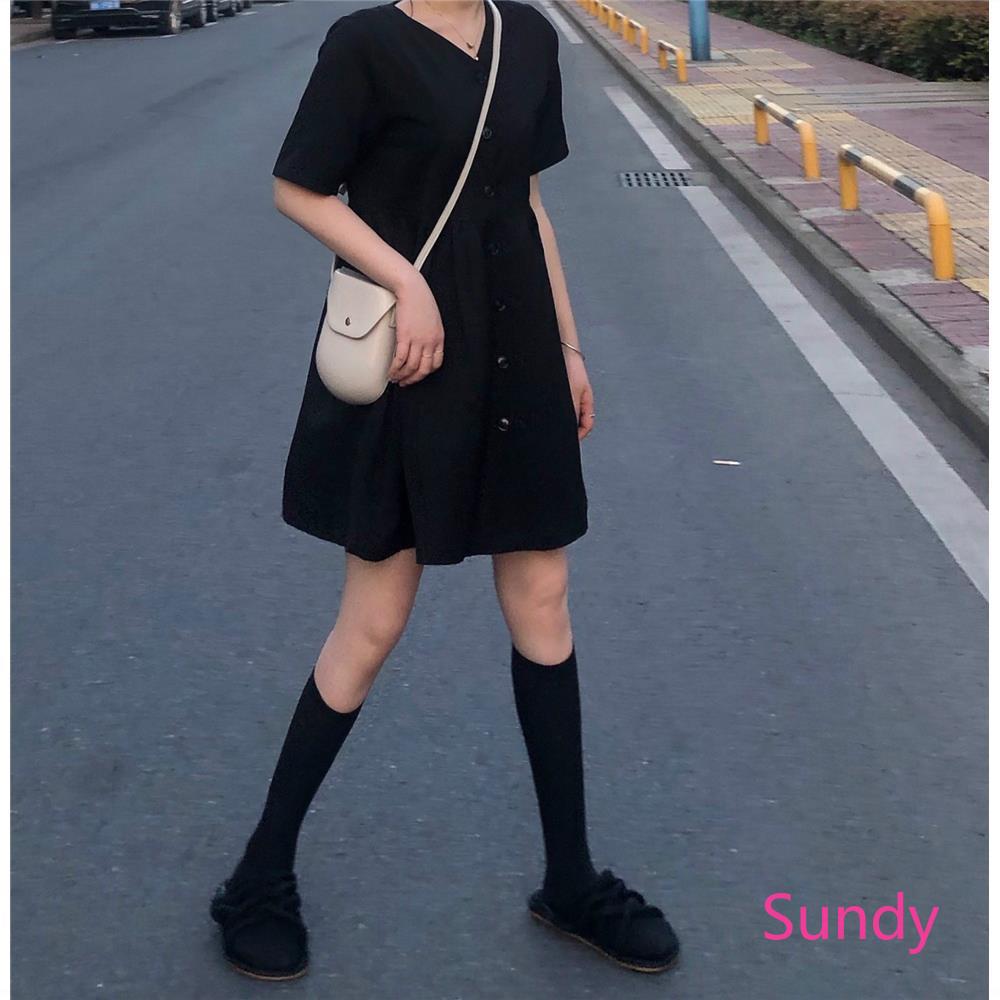 Đầm nữ dáng chữ A màu đen phong cách thời trang xinh xắn cho phái nữ | BigBuy360 - bigbuy360.vn