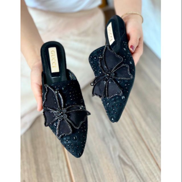 Sục nơ đá sang chảnh