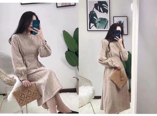 Váy chấm bi nhung buộc eo
