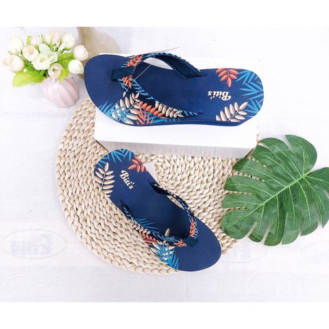 Dép kẹp xỏ ngón quai vải họa tiết lá, đế xốp ép cao su 7cm SXW113200 (Size 35-39)