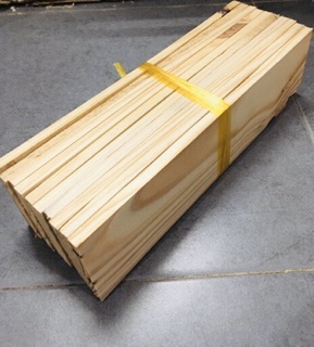 Combo 10 thanh gổ thông ( dài 30cm x rộng 9cm x dày 1,4cm)