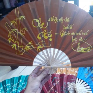 Quạt vải Huế thủ công