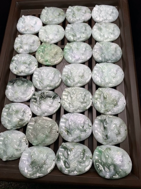 Mặt dây chuyền lân ngọc