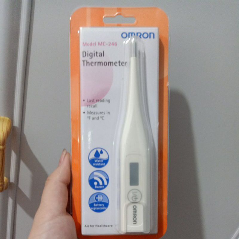 nhiệt kế điện tử omron