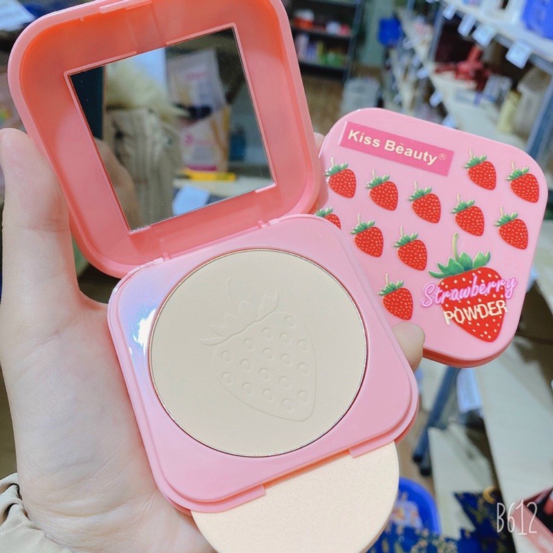 PHẤN NÉN QUẢ DÂU KÈM MÚT KISS BEAUTY | BigBuy360 - bigbuy360.vn