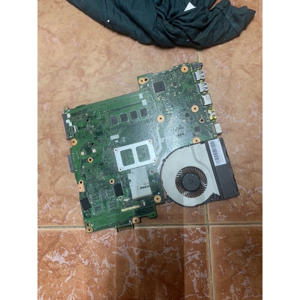 Xác laptop asus x450L mainboard hư rã bán linh kiện, ko bảo hành