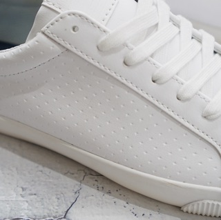 sneaker nam BERSHKA trắng cá tính