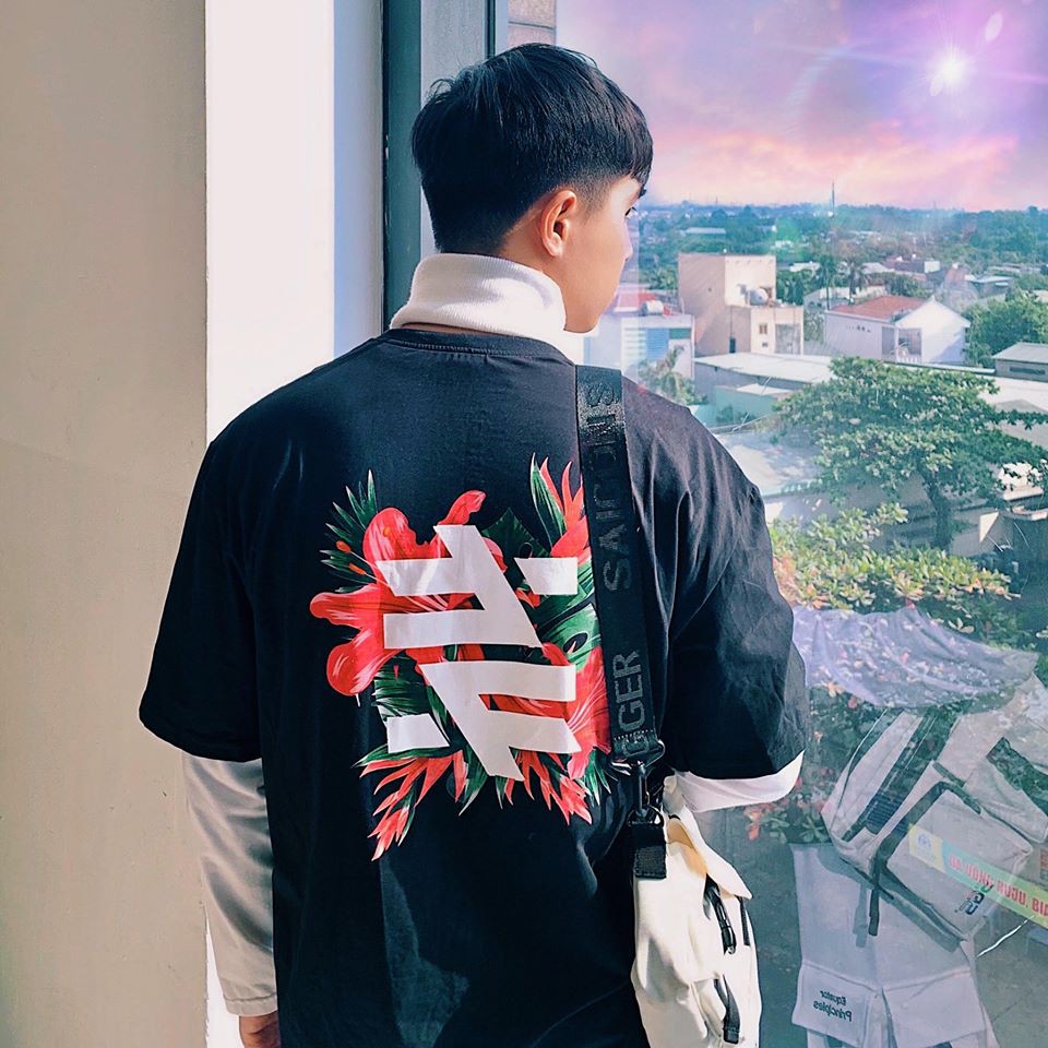 Áo thun cotton Flagger Blooming UNISEX - YÊU LÀ ĐỦ | BigBuy360 - bigbuy360.vn