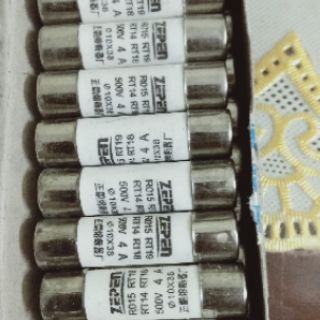 10 Cầu chì sứ 4A