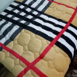 Thảm trải giường lông cừu