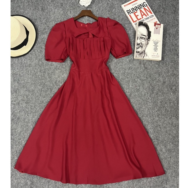 ĐẦM DỰ TIỆC XOÈ DÀI QUA GỐI XẾP LY KHOÉT CỰC