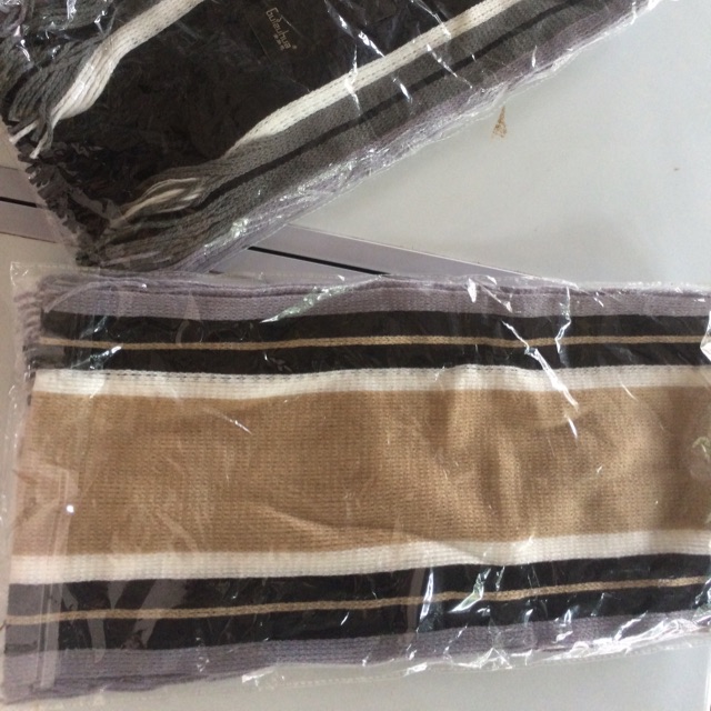 Khăn len nam sale còn 60k ( giá cũ 90k)