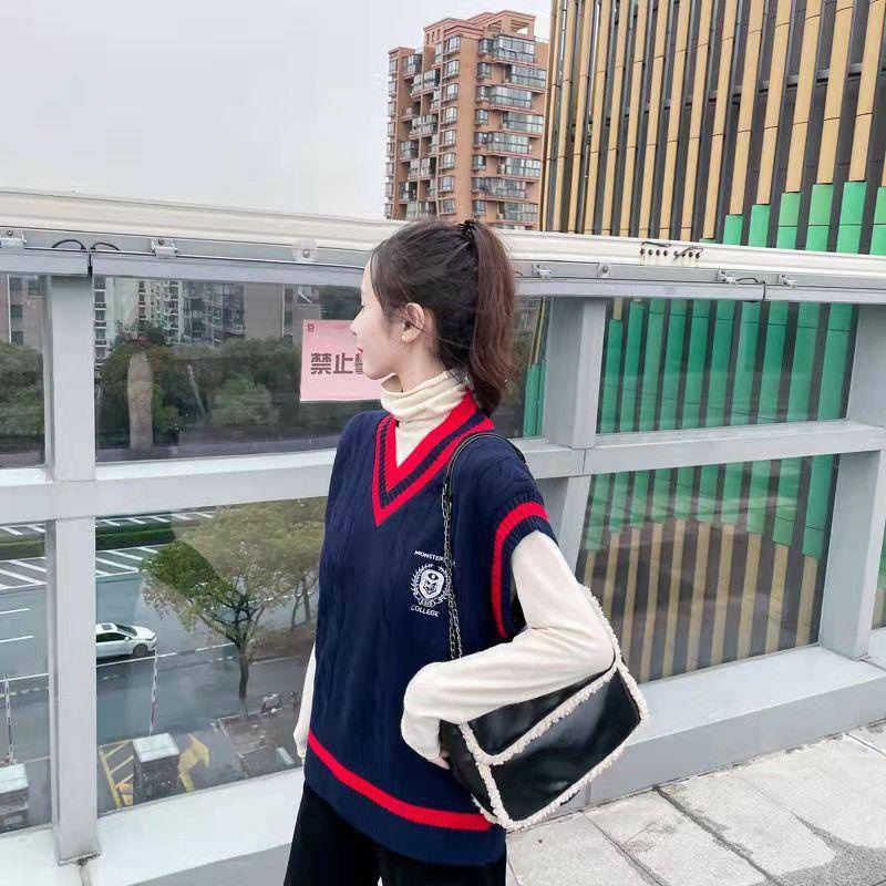 Áo len cổ chữ V dáng rộng thêu họa tiết phong cách phương Tây thời trang thu đông cho nữ | BigBuy360 - bigbuy360.vn