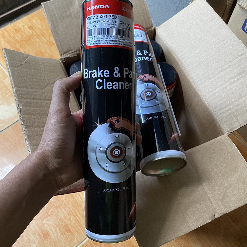 Chai vệ sinh đĩa phanh, má phanh, vệ sinh thắng ô tô, xe máy Honda chính hãng 620ml: tẩy rửa dầu nhớt bề mặt kim loại
