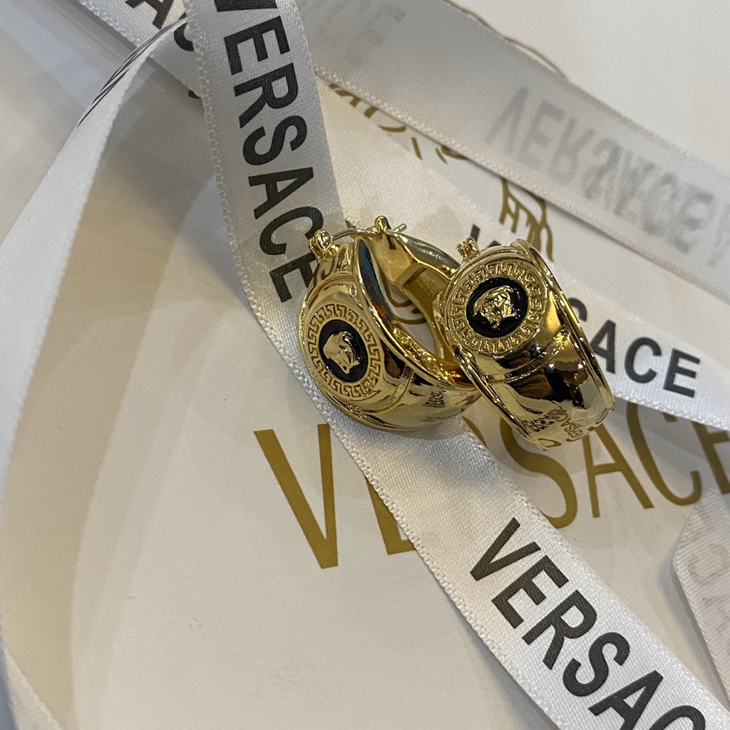 VERSACE Bông Tai Chữ V Bằng Thép Titan Thời Trang