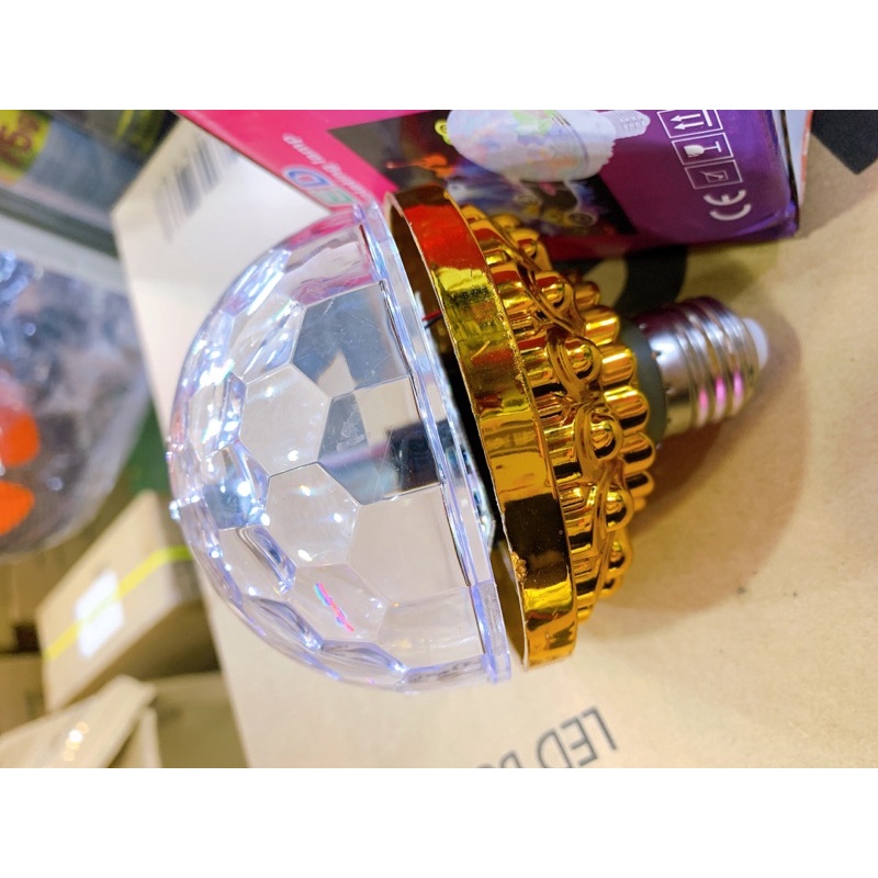 HÀNG NOEL Đèn led nháy chớp 7 màu tự xoay đui tròn, màu vàng sang trọng, đèn led trang trí bar, quẩy nhạc