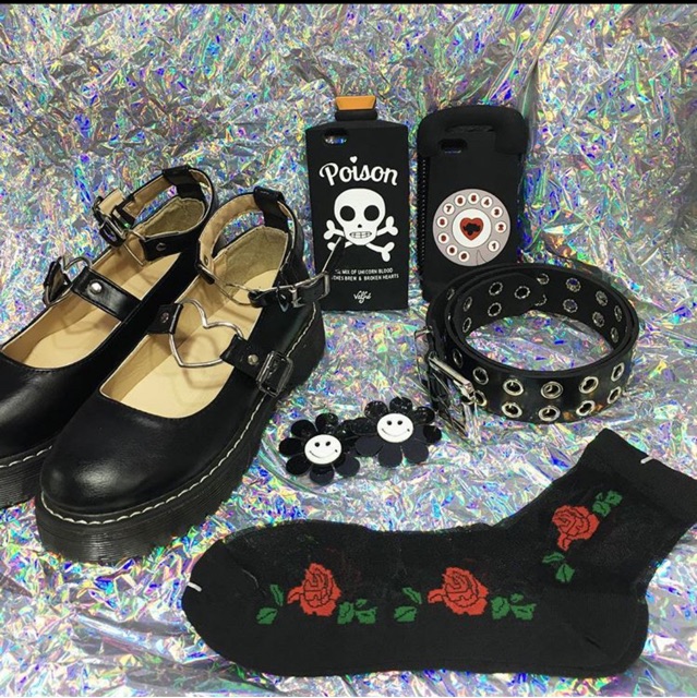 Pass giày bên shoptheinfinity