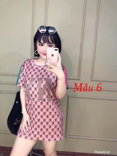 Áo phông dáng rộng chùm mông