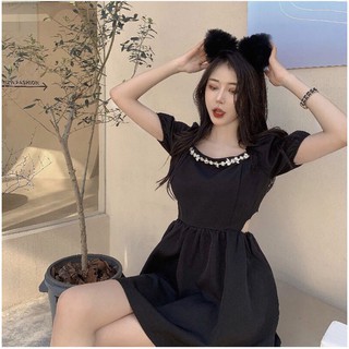Váy xoè tay bồng đính đá cut out