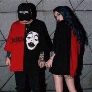 Áo thun 2 màu nửa đỏ nửa đen Unisex