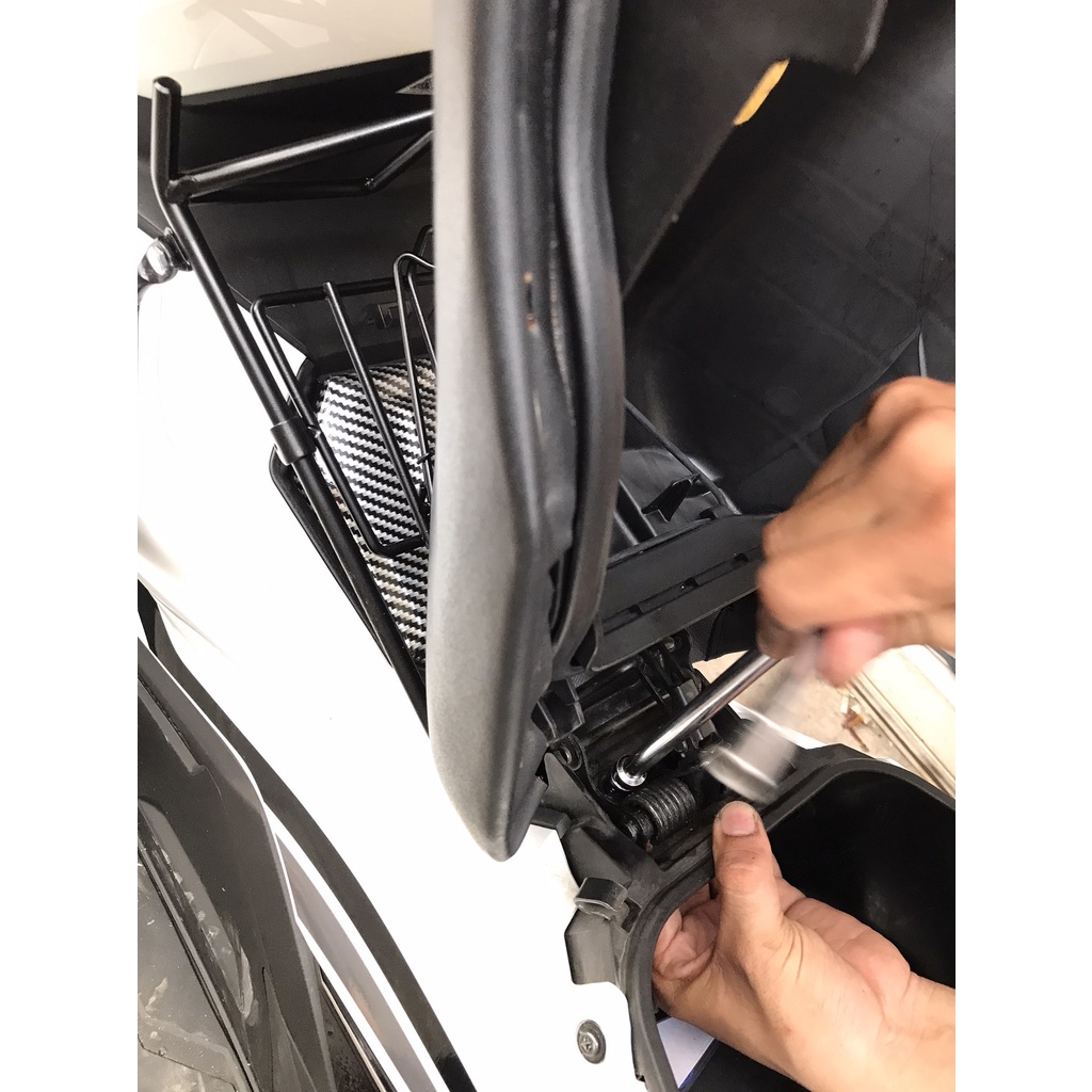 ADV, Baga giữa ADV 150 INOX sơn đen