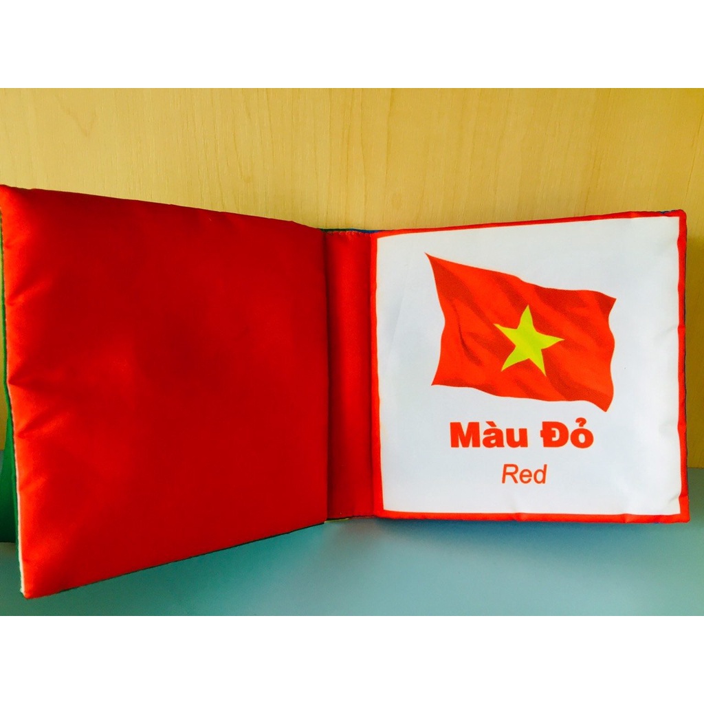 Sách Vải Song Ngữ Anh Việt Chủ Đề Màu Sắc (Dành Cho Trẻ 0-3 Tuổi)