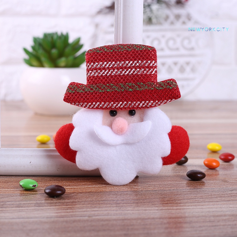 Trâm Cài Áo Hình Ông Già Noel Dễ Thương Có Đèn LED
