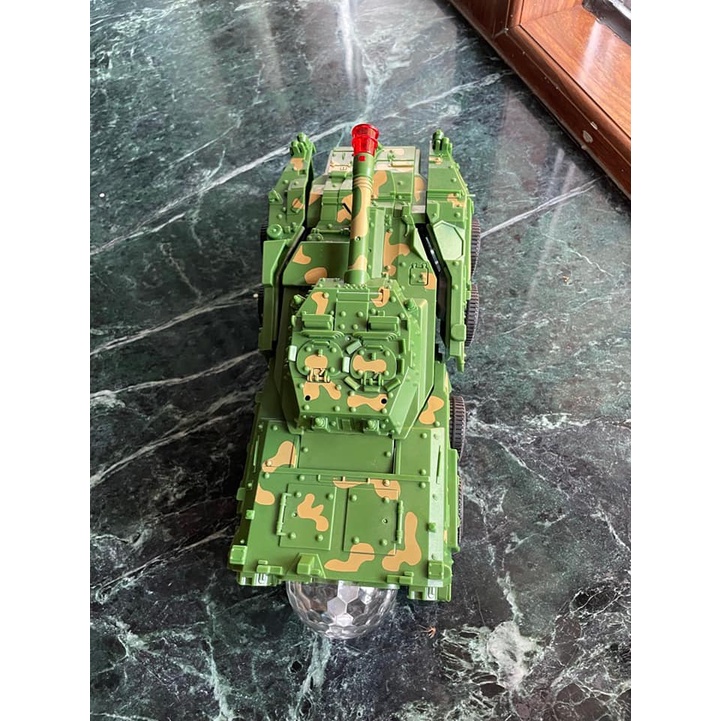 Đồ Chơi Xe Tăng Biến Hình Thành Robot Tự Động Có Đèn Và Nhạc