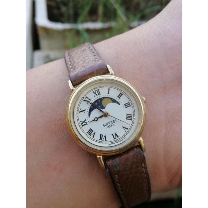 Đồng hồ nữ hiệu SUCCESS ALBA trăng sao của Nhật
