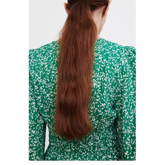 Áo hoa xanh Urban Revivo