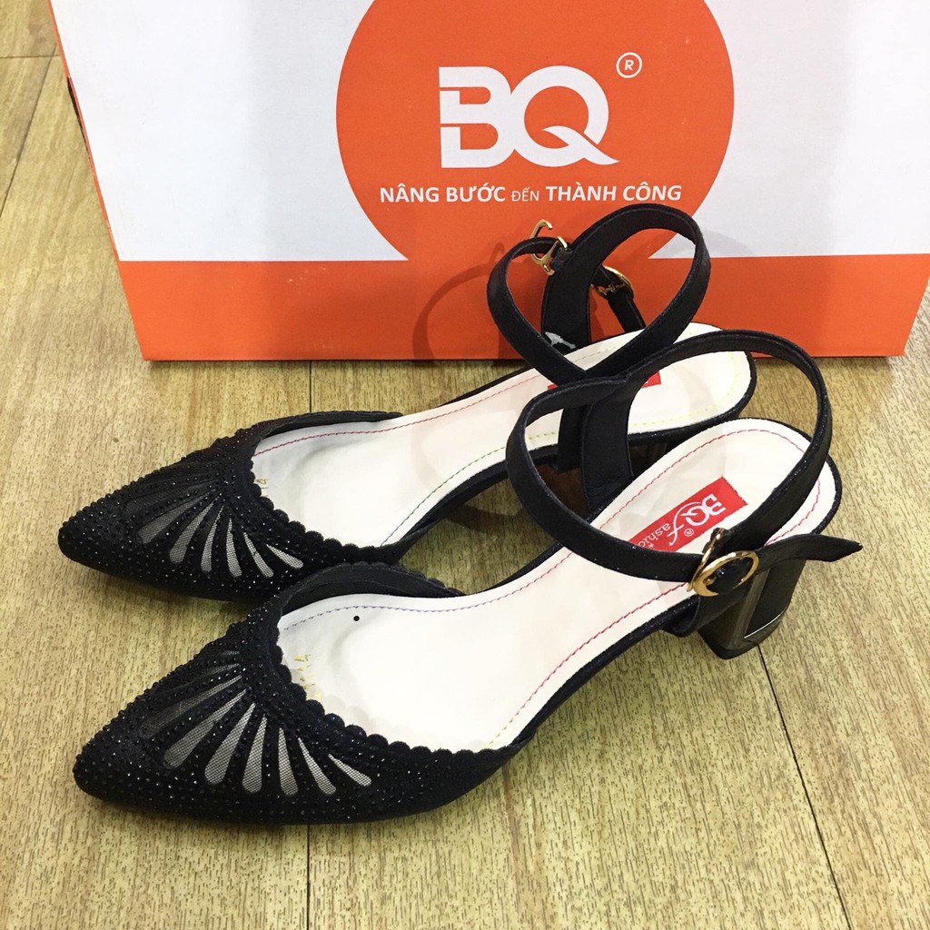 Giày BQ Slingback mũi nhọn quai hậu đính cườm gót trụ màu đen 5cm GB1114