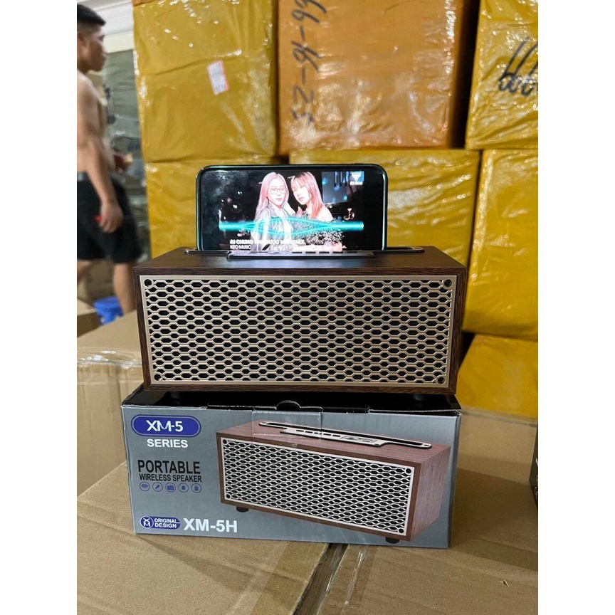 Loa bluetooth XM5 thùng gỗ , thiết kế sang trọng , có giá để điện thoại , âm thanh cực hay - Bảo hành 12 tháng