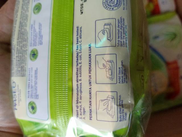 Khăn giấy ướt chống vi khuẩn 25 tờ mua 1 tặng 1