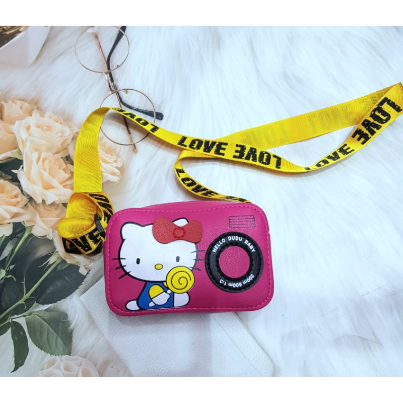 Túi đeo Hello Kitty cho bé gái xinh xắn đi chơi, đựng lì xì.