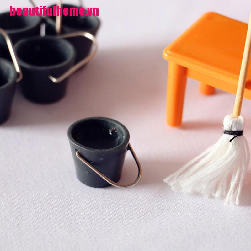 Xô Và Bàn Chải Mini Tỉ Lệ 1 / 12 Cho Búp Bê