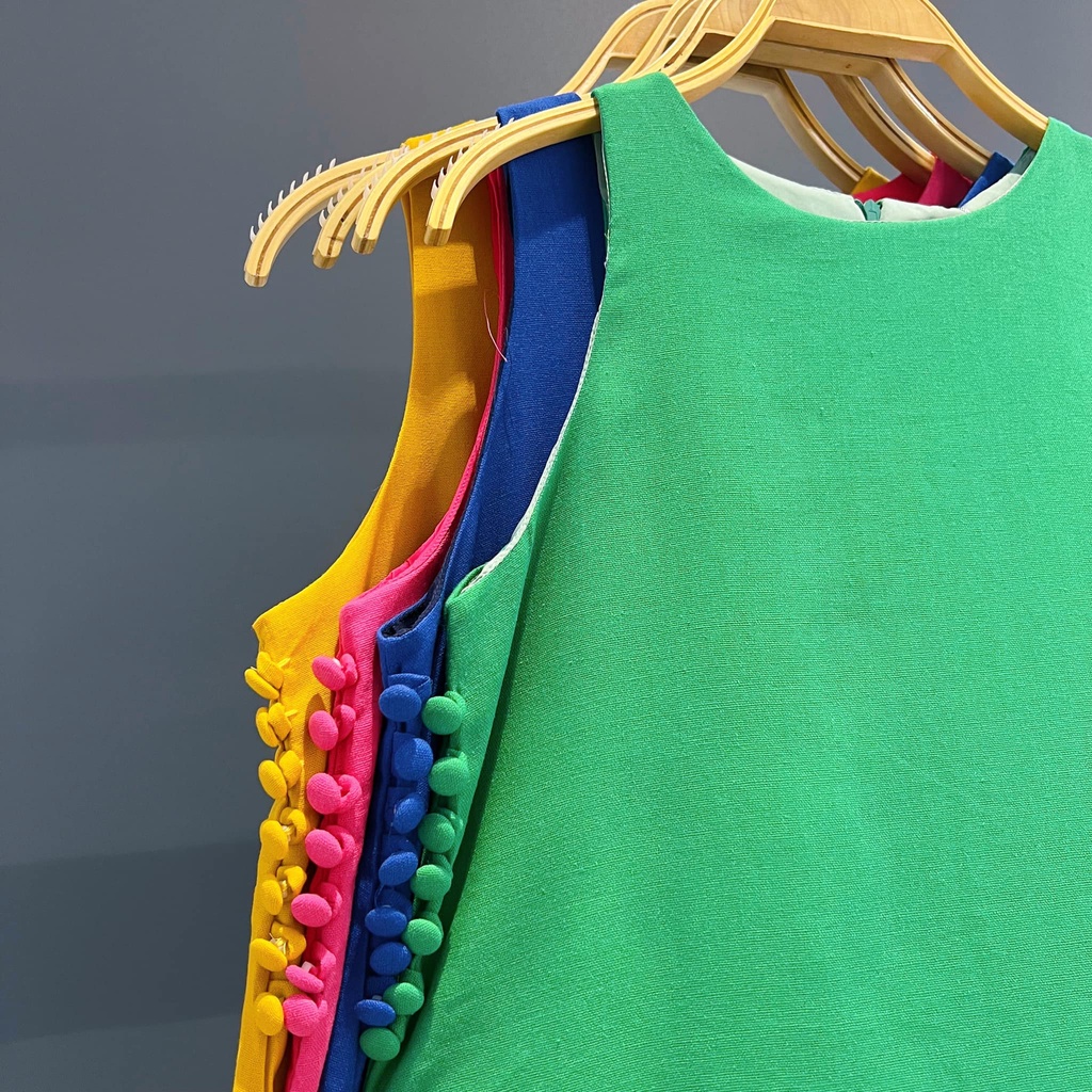 Đầm Linen suông form rộng thiết kế nút bọc 2 bên sườn