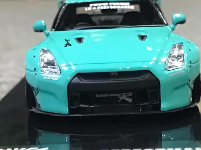 Xe Mô Hình Nissan GTR R35 Liberty Walk 1:43 One Model (Xanh)