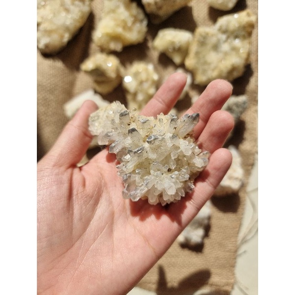 Vỉa tinh thể mầm đá thach anh trắng (White crystal quartz cluster) dùng trong Tarot, Reiki, phong thủy