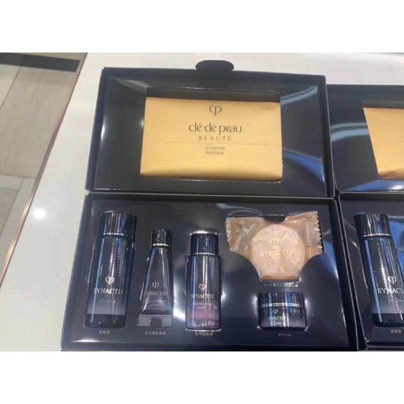 Set mini Clé de Peau Beauté  SYNACTIF