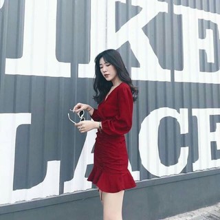 Đầm cổ V trắng đỏ