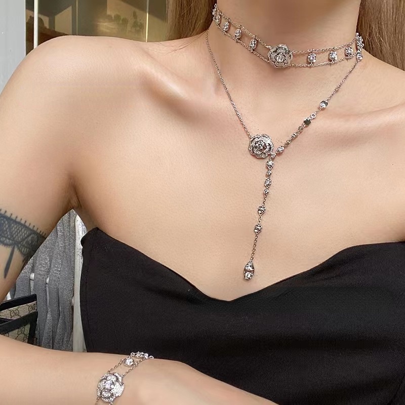 Bộ Trang Sức Vòng cổ / Vòng Tay / Khuyên Tai Hình Hoa Trà Nhỏ Thời Trang Sang Trọng