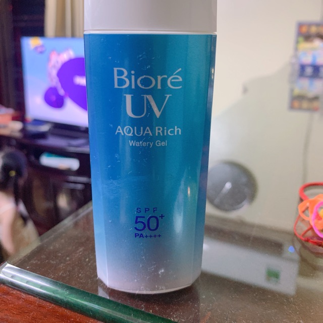 Kem chống nắng biore