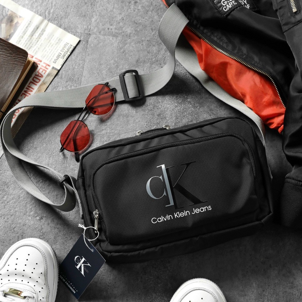 Túi Đeo Chéo Calvin Klein Monogram Mẫu Mới