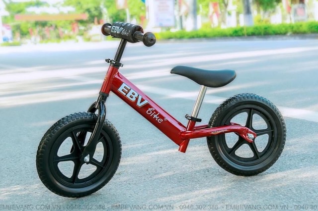 Xe thăng bằng em bé vàng Chính hãng, Cho bé từ 17 tháng trở lên