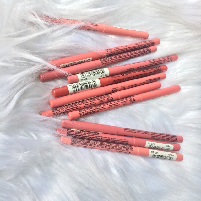 Viền môi dạng vặn hãng nyx